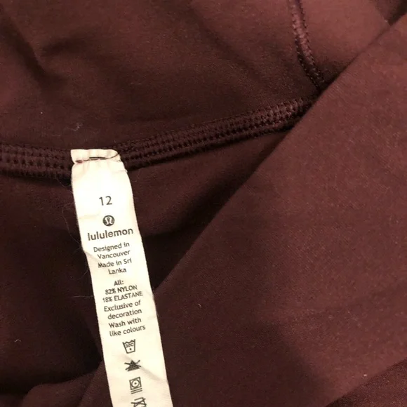 Lululemon - Picture 3 of 5
